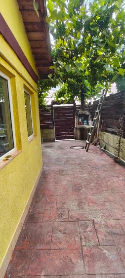 Casă 5 camere de închiriat