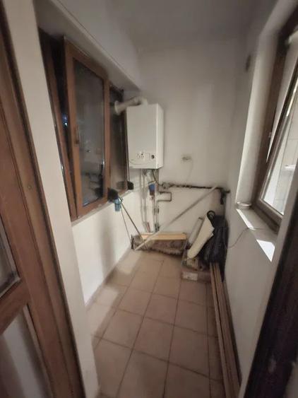 Garsoniera, decomandata, 44 mp, centrala proprie, metrou aproape, Drumul Taberei