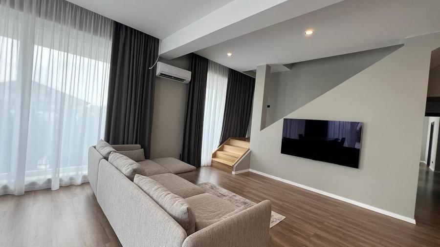 Deasupra tuturor — Penthouse 400 mp cu terasă de 100 mp