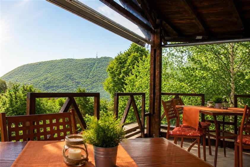 Refugiu turistic& rezidential, panorama asupra Brasovului, pe 1.500 mp teren, Dr