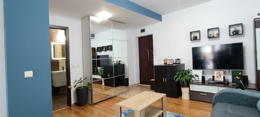 Persoana Fizica vand apartament 2 camere+parcare Floresti zona Terra