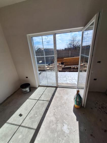 Duplex nou 2025 – 3 camere, curte proprie | Sânandrei, 10 min Timișoara