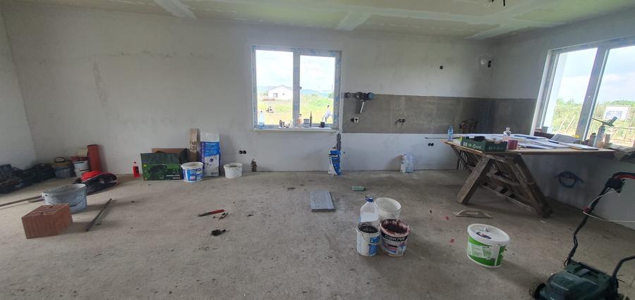 Vand URGENT casa cu 3 cam.Su=130 mp.