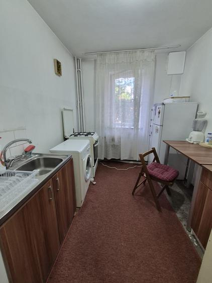 Apartament două camere, semidecomandat, et. 1/4, 1 Mai-Insula