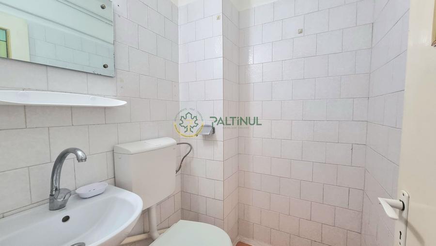 Apartament de inchiriat 3 camere cu balcon si 2 bai Valea Aurie