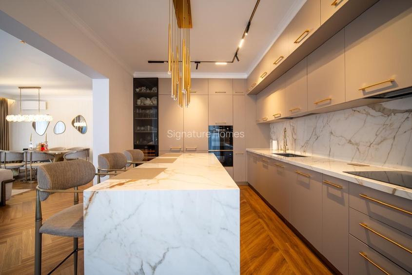 Vila Exclusivista cu 6 Dormitoare, Finisaje din Marmura si Curte mare - 4