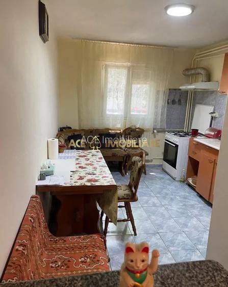 2 Camere de vanzare | Crangasi | Metrou | Parter | Bloc izolat 1982 - 2