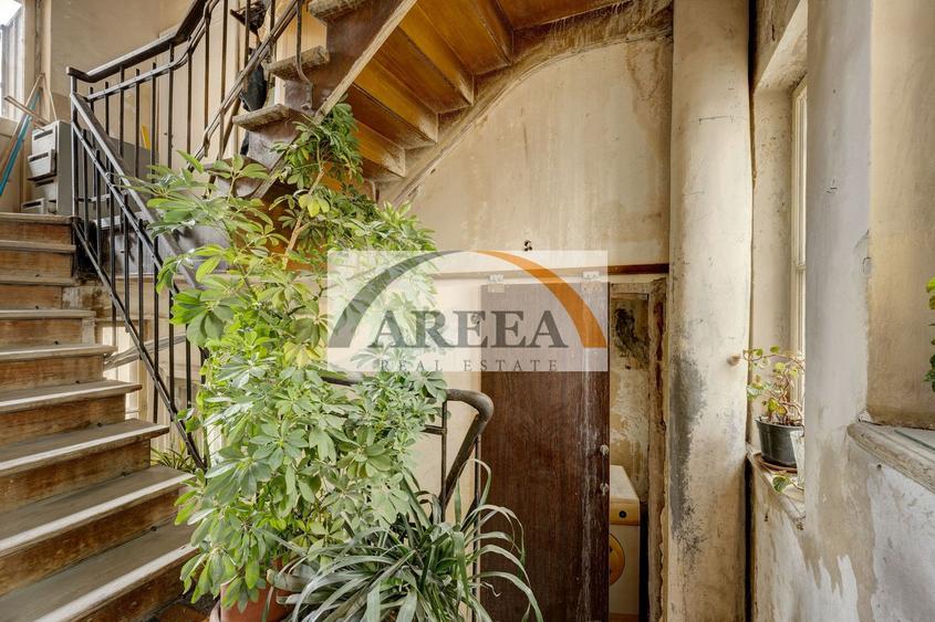 Ultracentral - zona Polona - 3 camere cu dependinte si GARAJ propriu