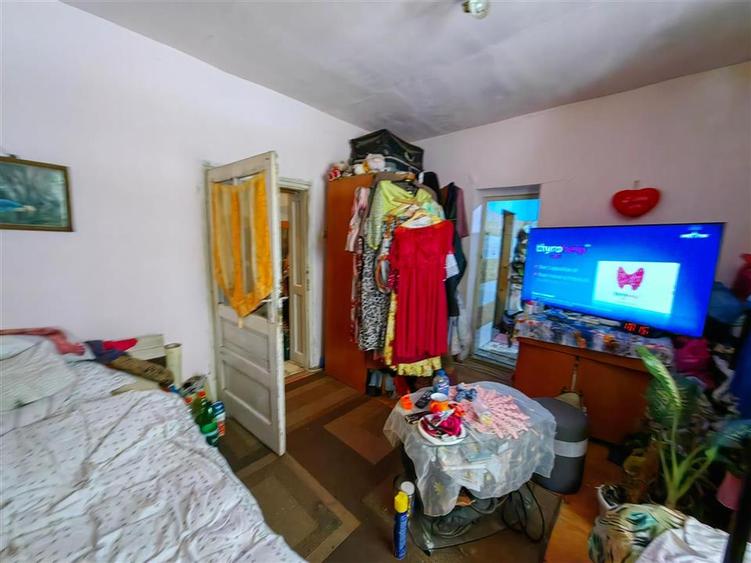 Casa cu 2 camere si anexe in Simand cu teren de 1465 mp