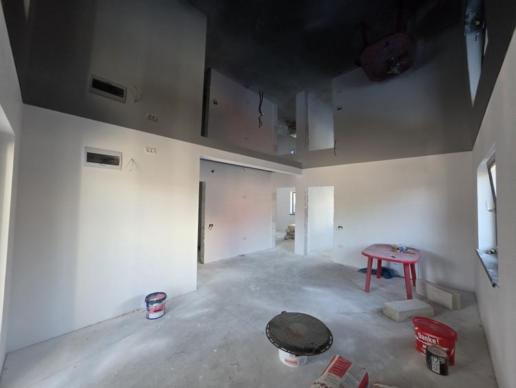 Oportunitate! Casa la sol, 3 camere, posibilitate de mansardare, Valu lui Traian