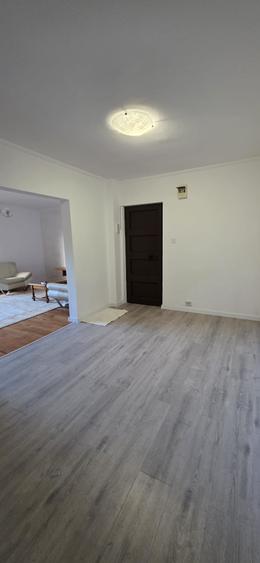 Apartament spatios, 3 Camere, 2 bai, 3 balcoane, Tătărași Spitalul de Copii