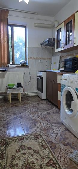 Se vende apartament de două camere