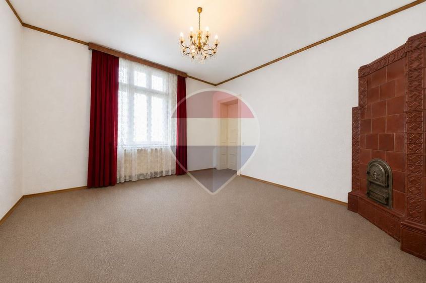 Resedinta istorica de inchiriat | 9 camere | Zona Istorica Brasov