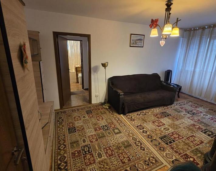 3 camere metrou Iancului de inchiriat