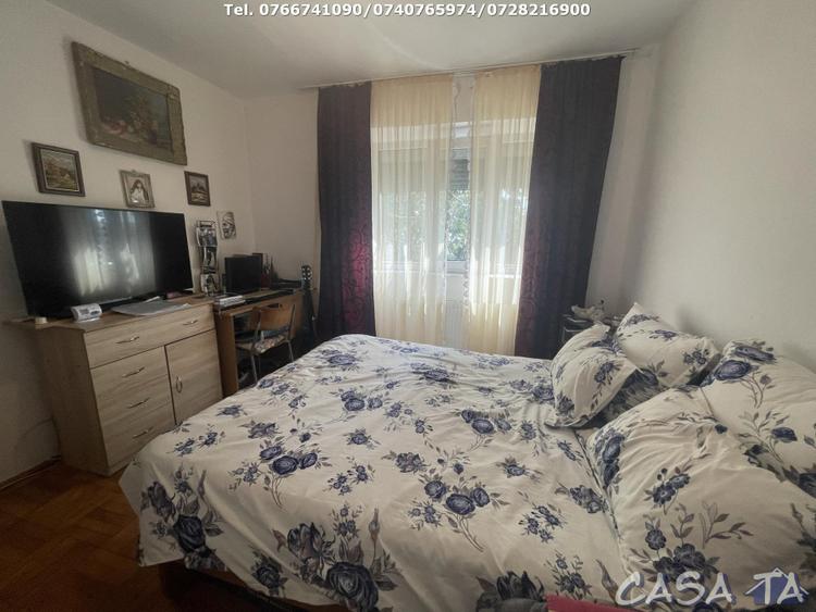 Apartament 3 Camere, Etaj 4, Strada Aleea Teilor