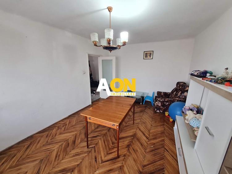Apartament 4 Camere, 77 mp, Decomandat, Zona Cetate