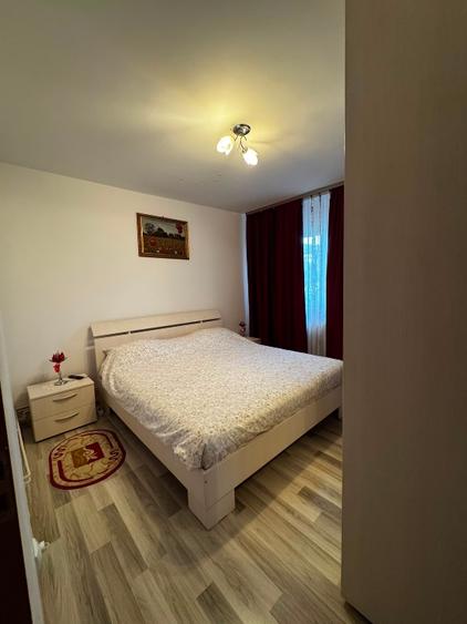 Apartament 2 camere decomandat, centrală proprie, an 1983, Targoviște