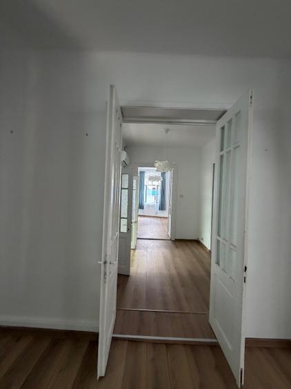 Zona Unirii, apartament parter vila, curat,luminos, linistit,curte