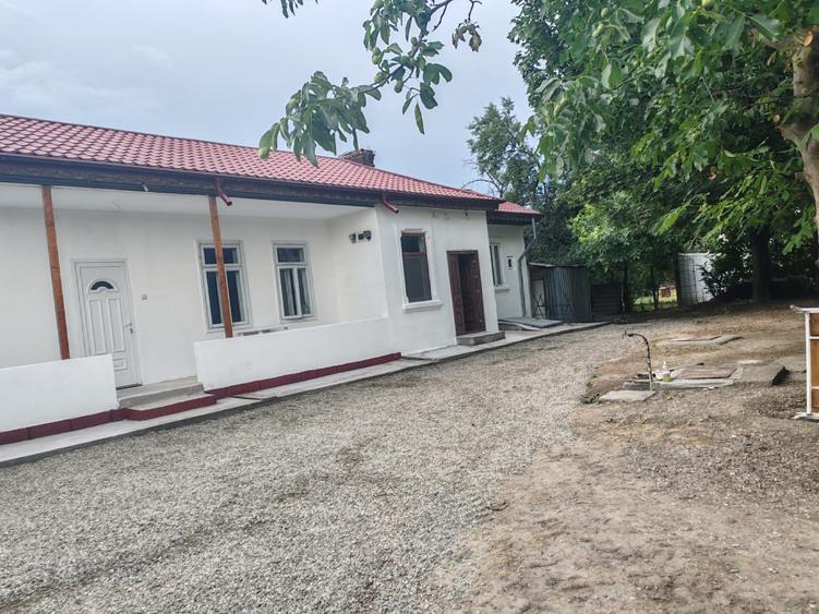 De vânzare casă cărămidă, zonă ultracentrală Focșani, teren 612 mp