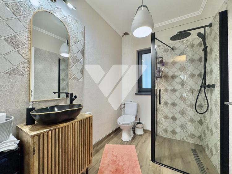 Casa 5 camere pe un nivel, teren 600 mp, priveliste, garaj - Tocile