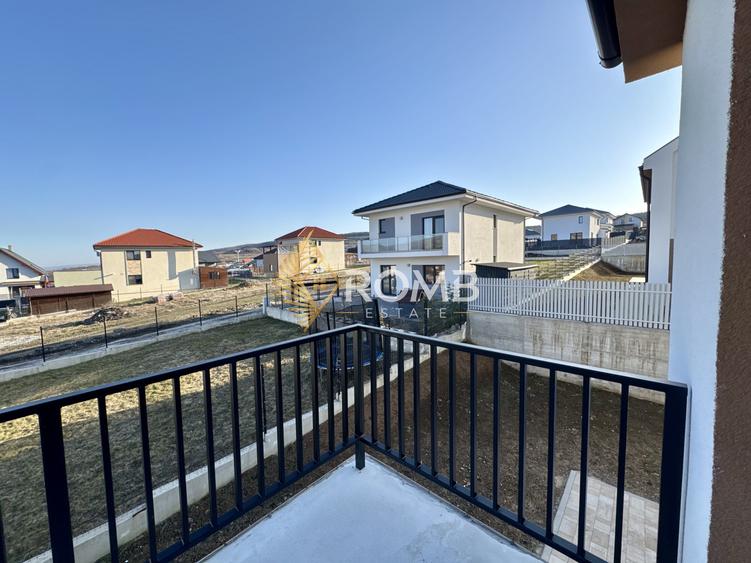 Casă cu garaj, 130 mp, 400 mp teren, CF disponibil, Chinteni