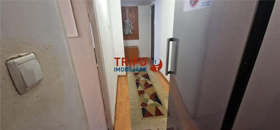 Apartament 3 camere de vanzare zona Cetate