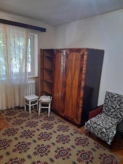 Vand 3 camere decomandate central