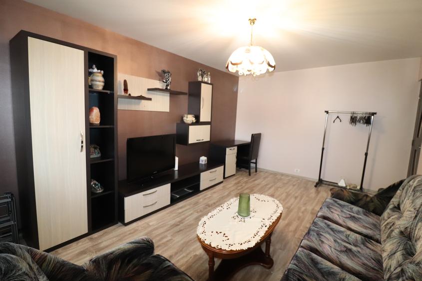 Apartament mobilat si utilat in zona Complex.