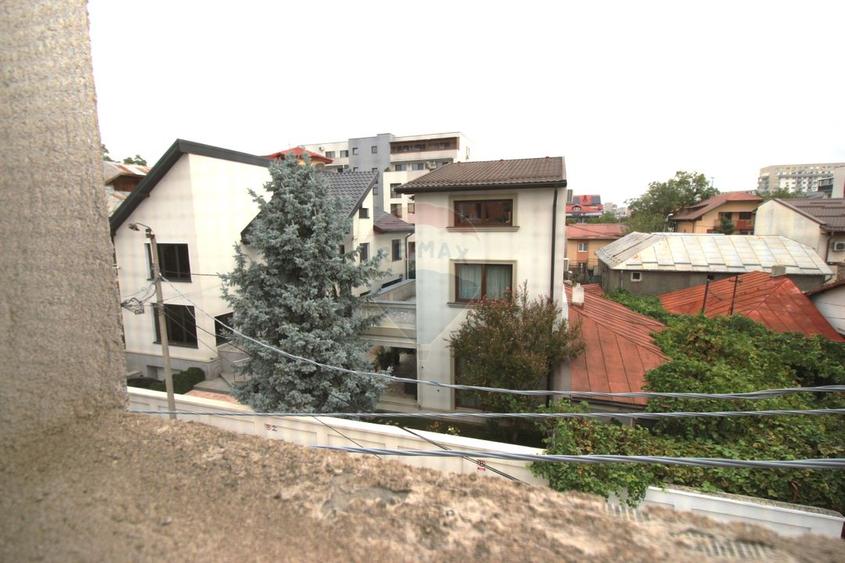Vila de vanzare S+P+1+M Drumul Taberei Bucuresti