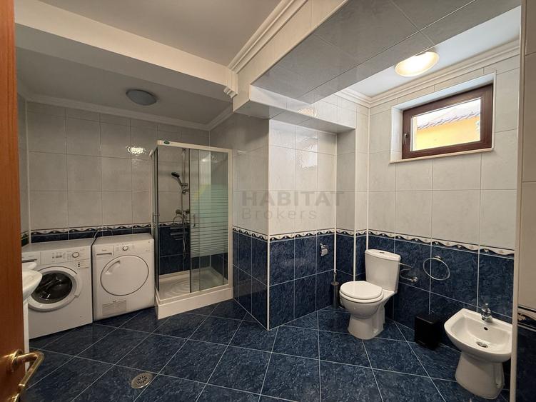 Vila 9 camere cu piscina si teren de 1.000 mp