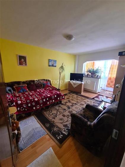 Apartament 2 camere decomandat, 2 balcoane,  etajul 2 Racadau Parcul Trandafiril - 3
