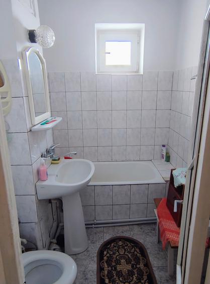 Apartament 3 camere, comfort 1 decomandat, zona Scolilor. Etaj 3.