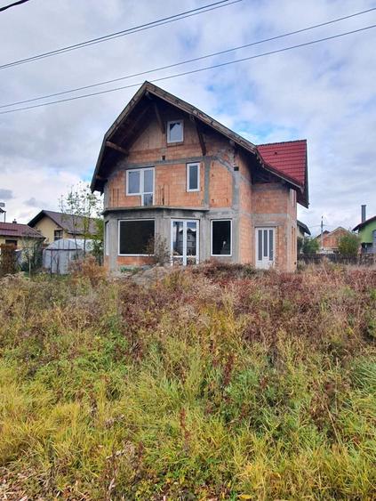 Casă la roșu de vânzare în Hărman, Cartierul Tineretului
