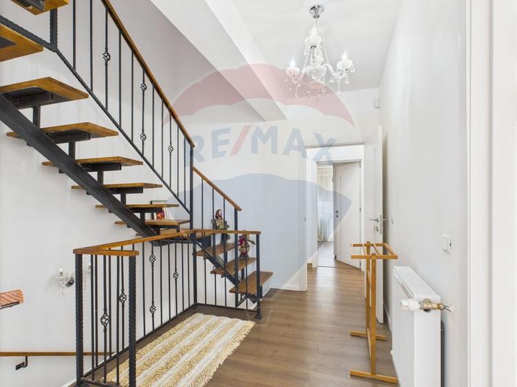 Casa familiala 5 camere, 4 bai, complex nou, Otopeni