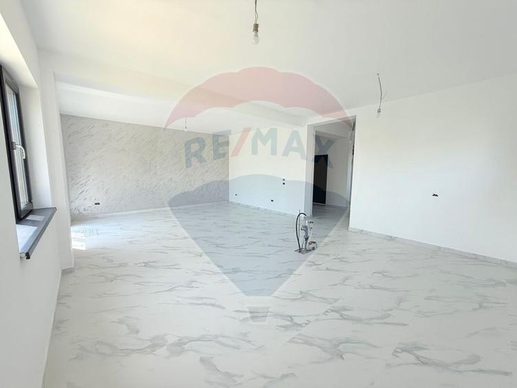 Duplex de vanzare P+M | 5 camere | Predare la cheie | Cornetu