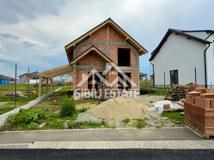 Casa noua oportunitate investitie sau locuinta - se vinde la ROSU