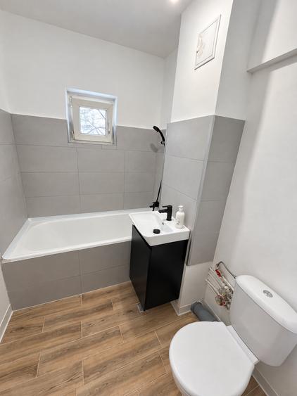 Apartament 3 Camere | Decomandat | 68 MP | Anvelopat | Parc Plumbuita