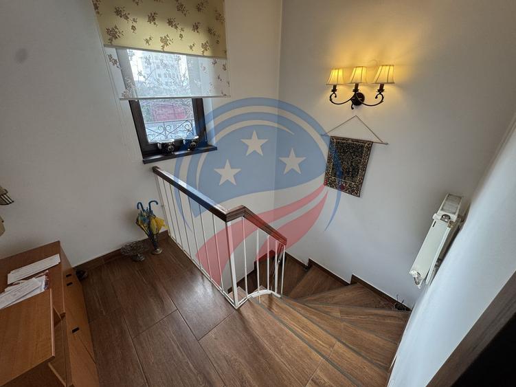 Casă p+1 formata din doua apartamente