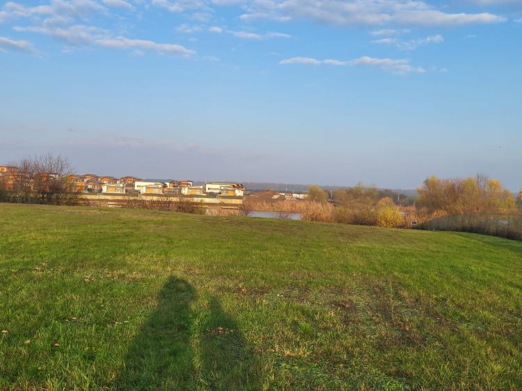 SNAGOV În față – lacul. În spate – planurile tale.
