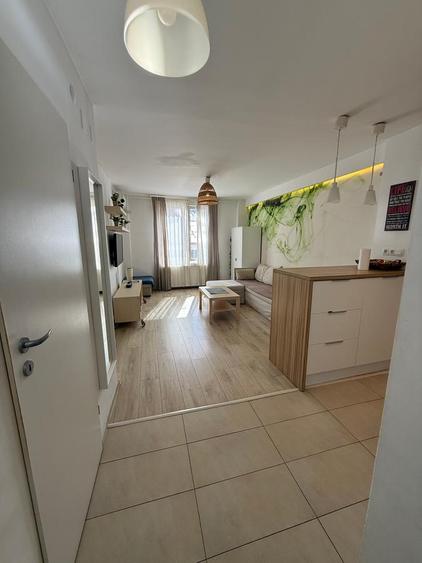 UNIVERSITATE, 2 camere, etaj 3, 50 mp, centrala proprie, mobilat, renovat