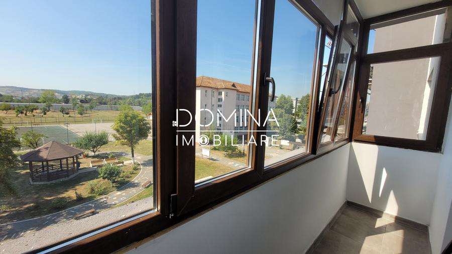 Vânzare apartament 3 camere complet renovat, Aleea Școlii, Rovinari