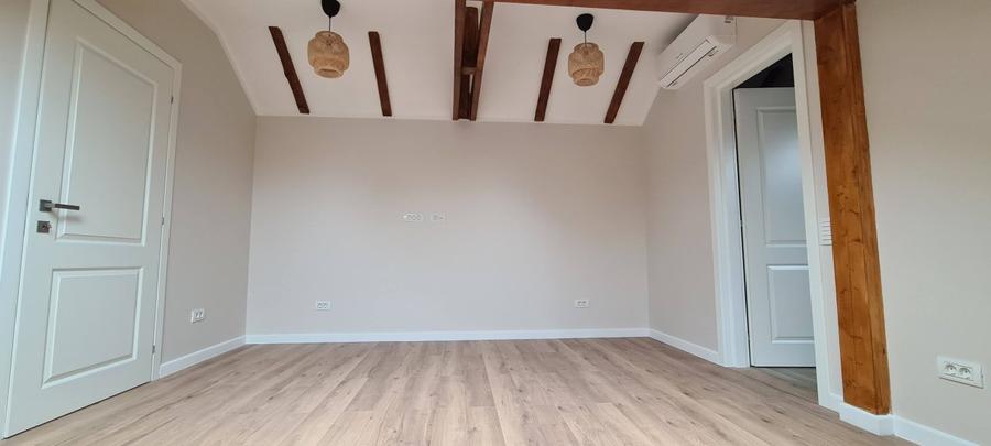 Inchiriez apartament 4 camere Bd. Dacia, recent renovat.