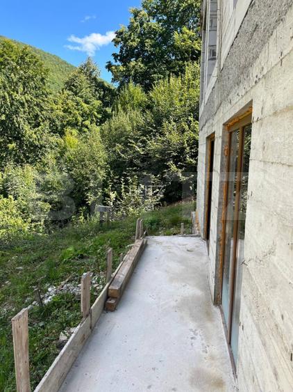 Cabană 5 camere, teren de 1000 mp, Valea Ierii - 10