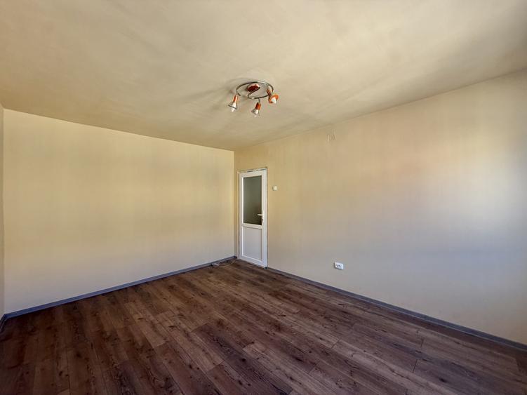 Apartament 2 camere, etaj 4, zona Dambovita
