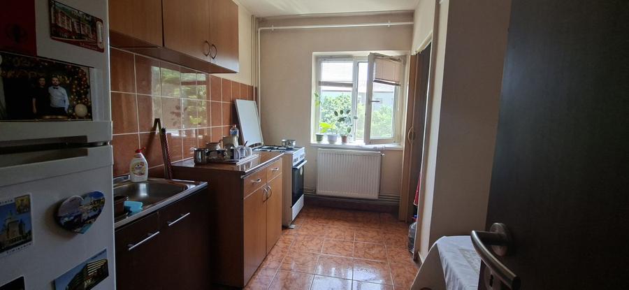Apartament decomandat 3 camere - zona Torontalului
