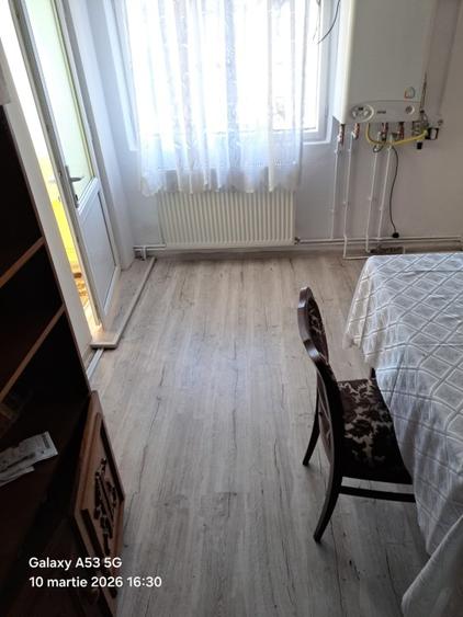 Casa de vanzare, complet renovata, gata de locuit, curata, cu toate utilitatile.