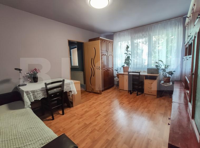 Apartament cu 3 camere, 49 mp, etaj 1, mobilat, zona Micro 15