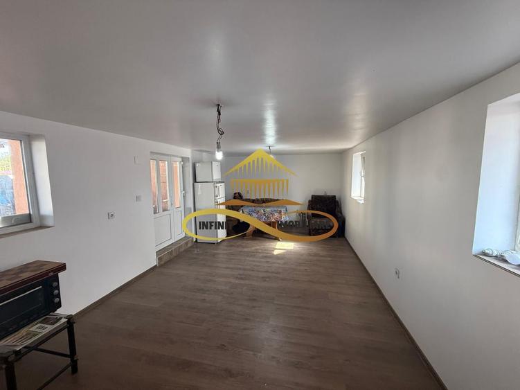 Casa de vanzare in Bacau Saucesti cu potential comercial