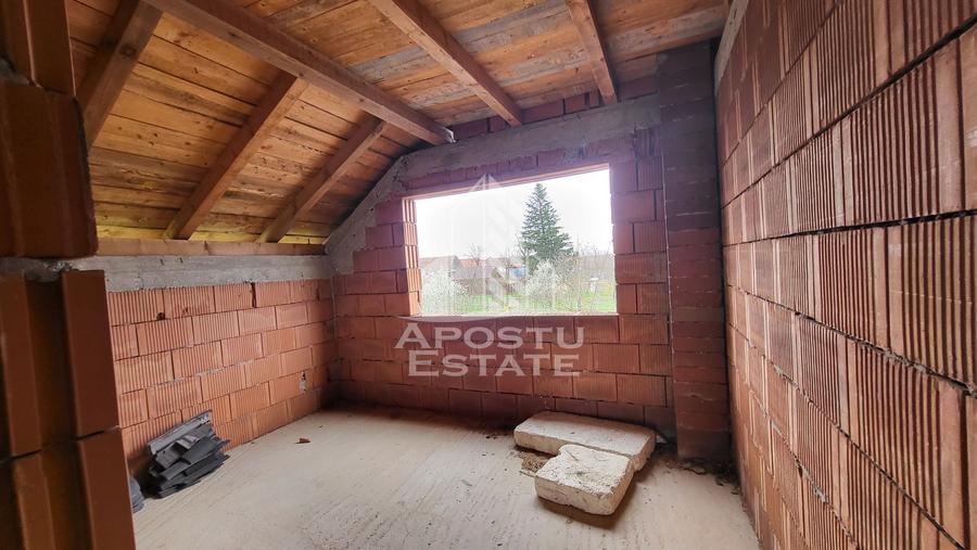 Casa individuala cu 5 camere,teren de 480mp,la rosu,Peciu Nou