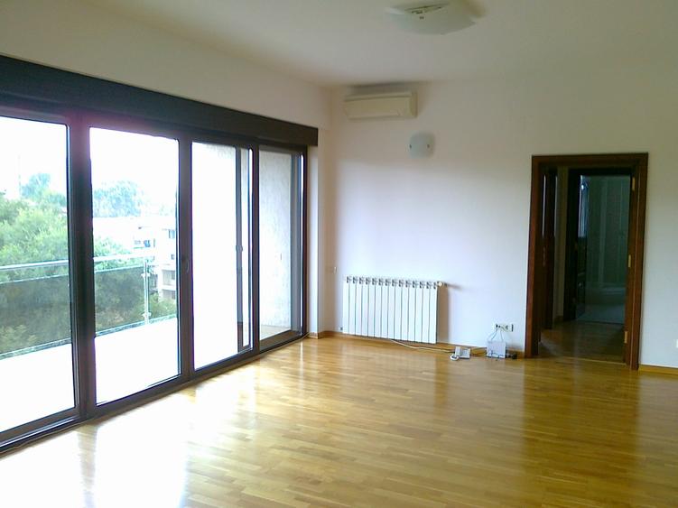 Apartament de vanzare 4 camere zona Parc Verdi - Floreasca, Bucuresti